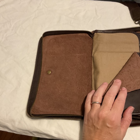 Linshi Tasks Brown Leather Organizer Crossbody Purse. - Picture 9 of 15